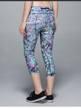 Lululemon Run Inspire Crop II Full-On Luxtreme Iridescent Multi Leggings Size 4